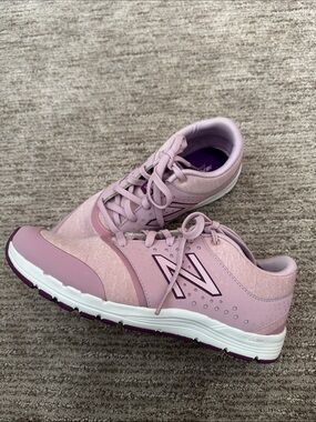 New Balance Women's Lavender Pink Athletic Lace Up Sneakers Size 9.5 New